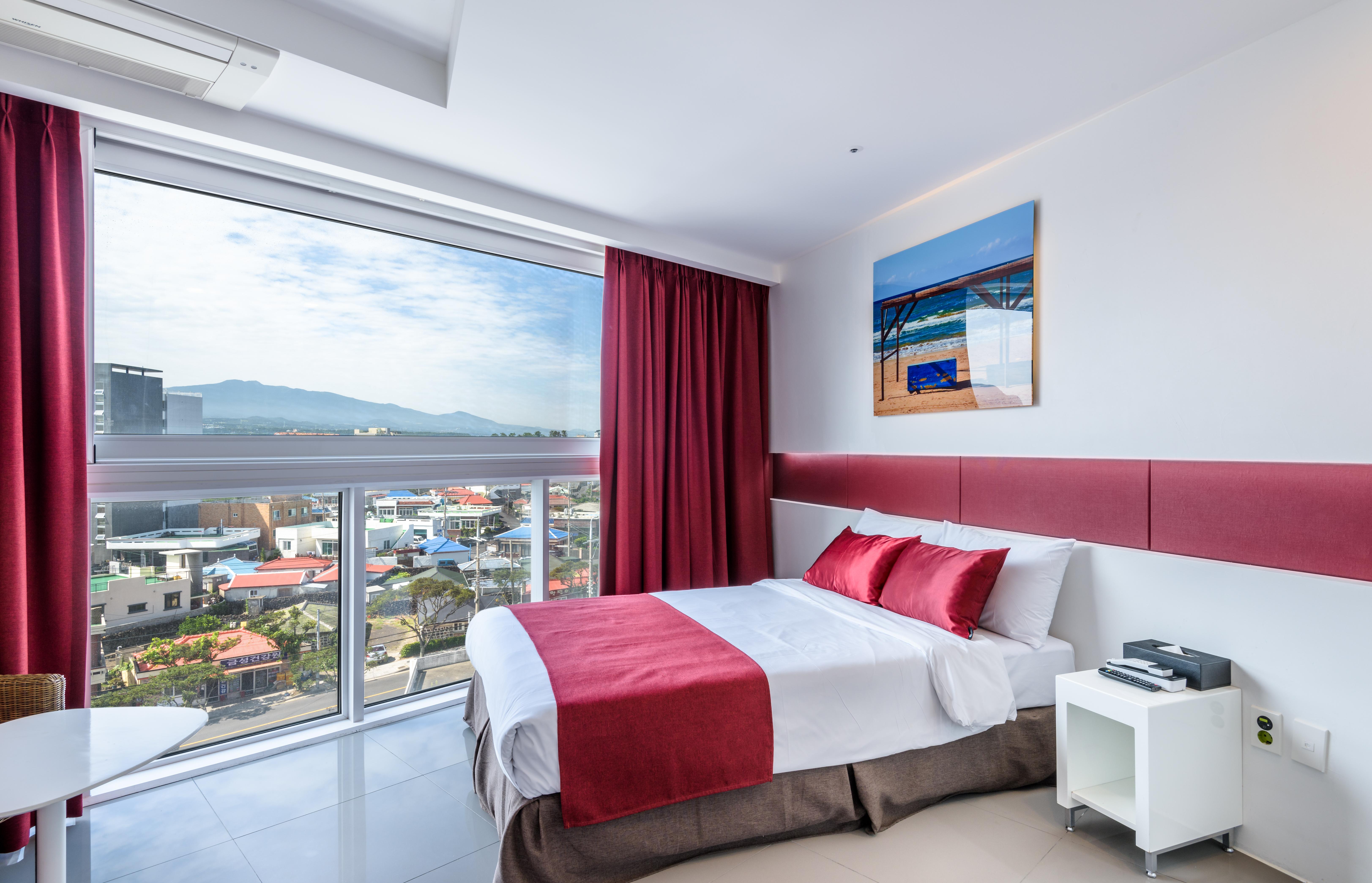 Aimi Jeju Beach Hotel Exterior photo