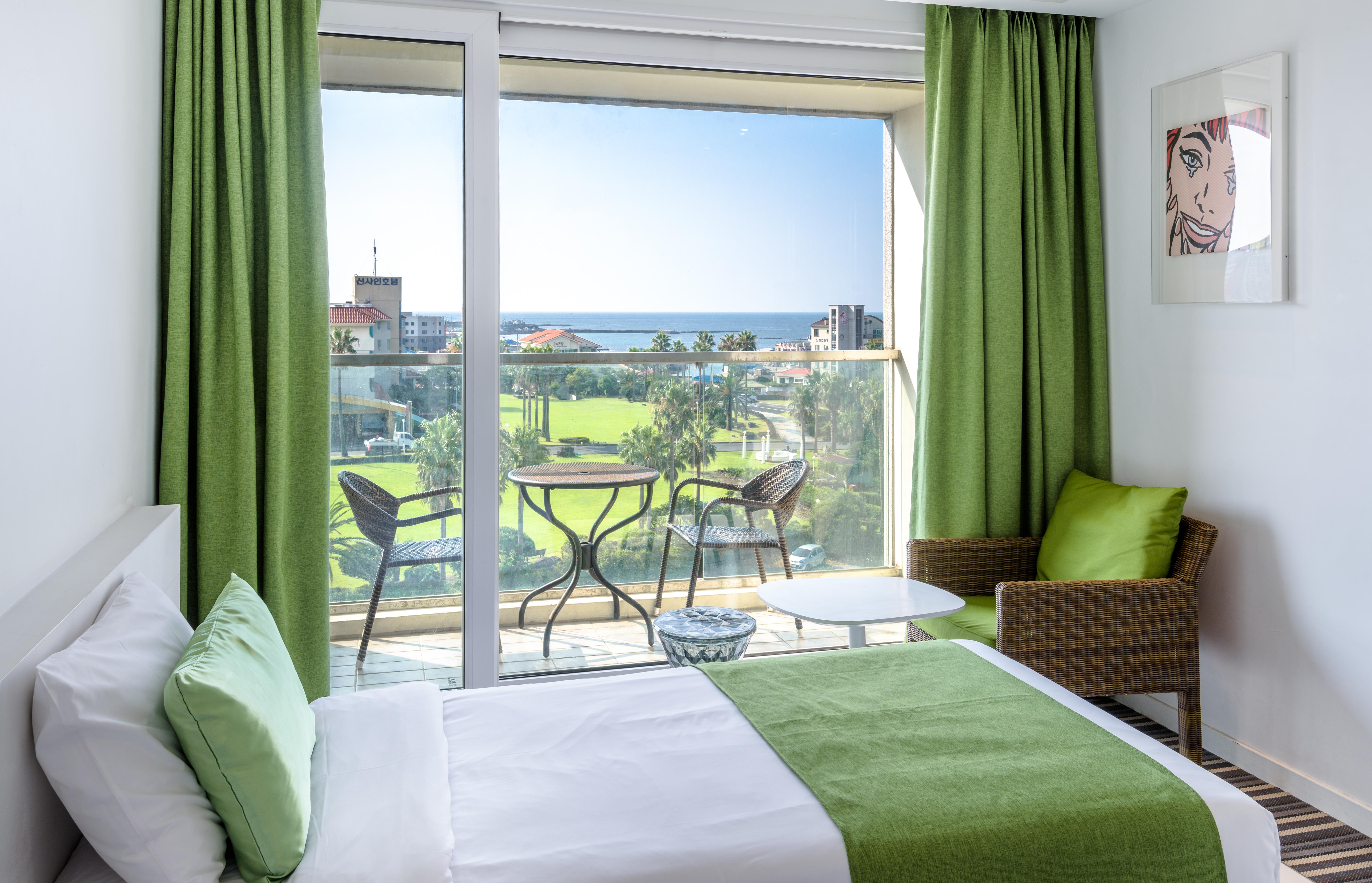 Aimi Jeju Beach Hotel Exterior photo