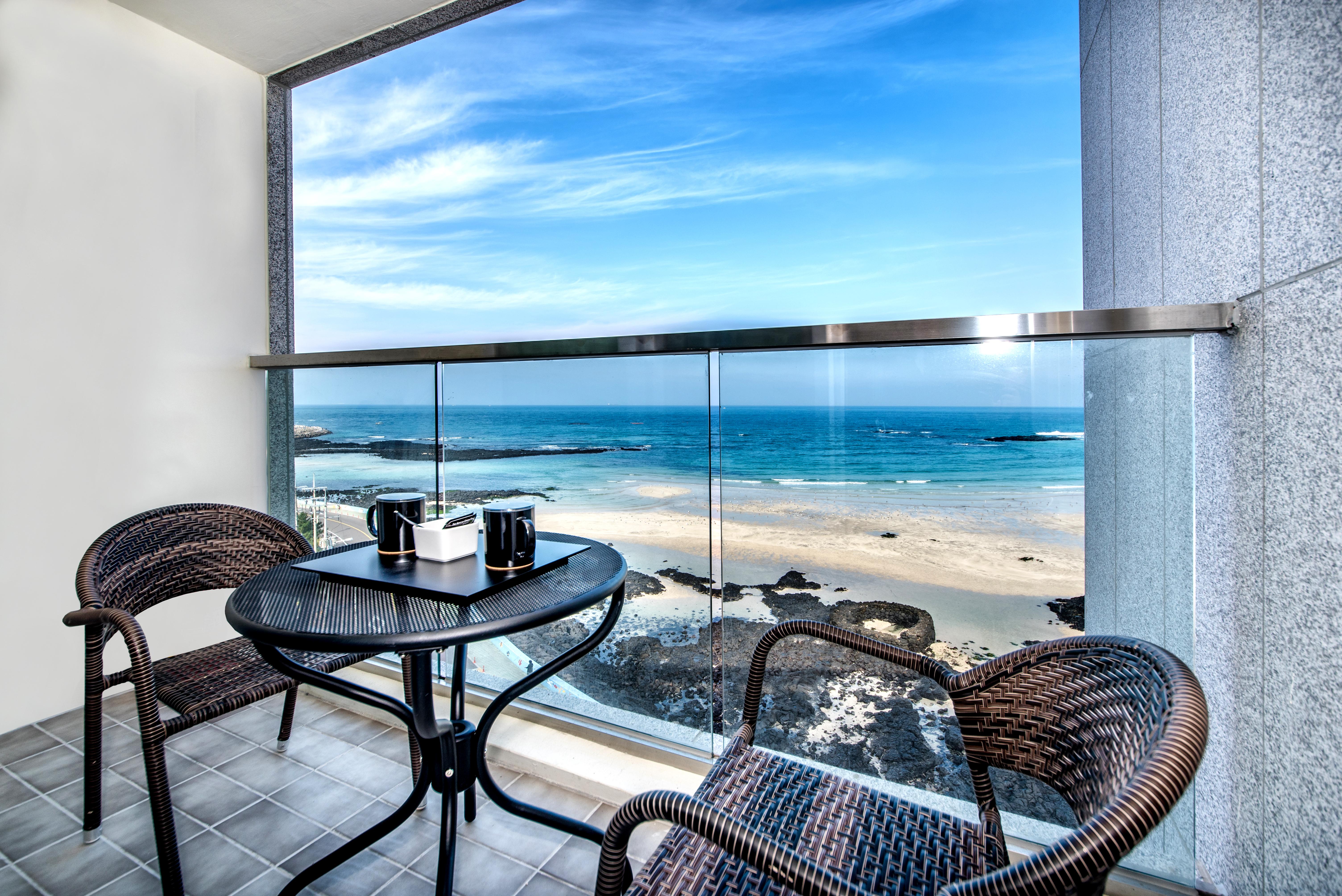Aimi Jeju Beach Hotel Exterior photo
