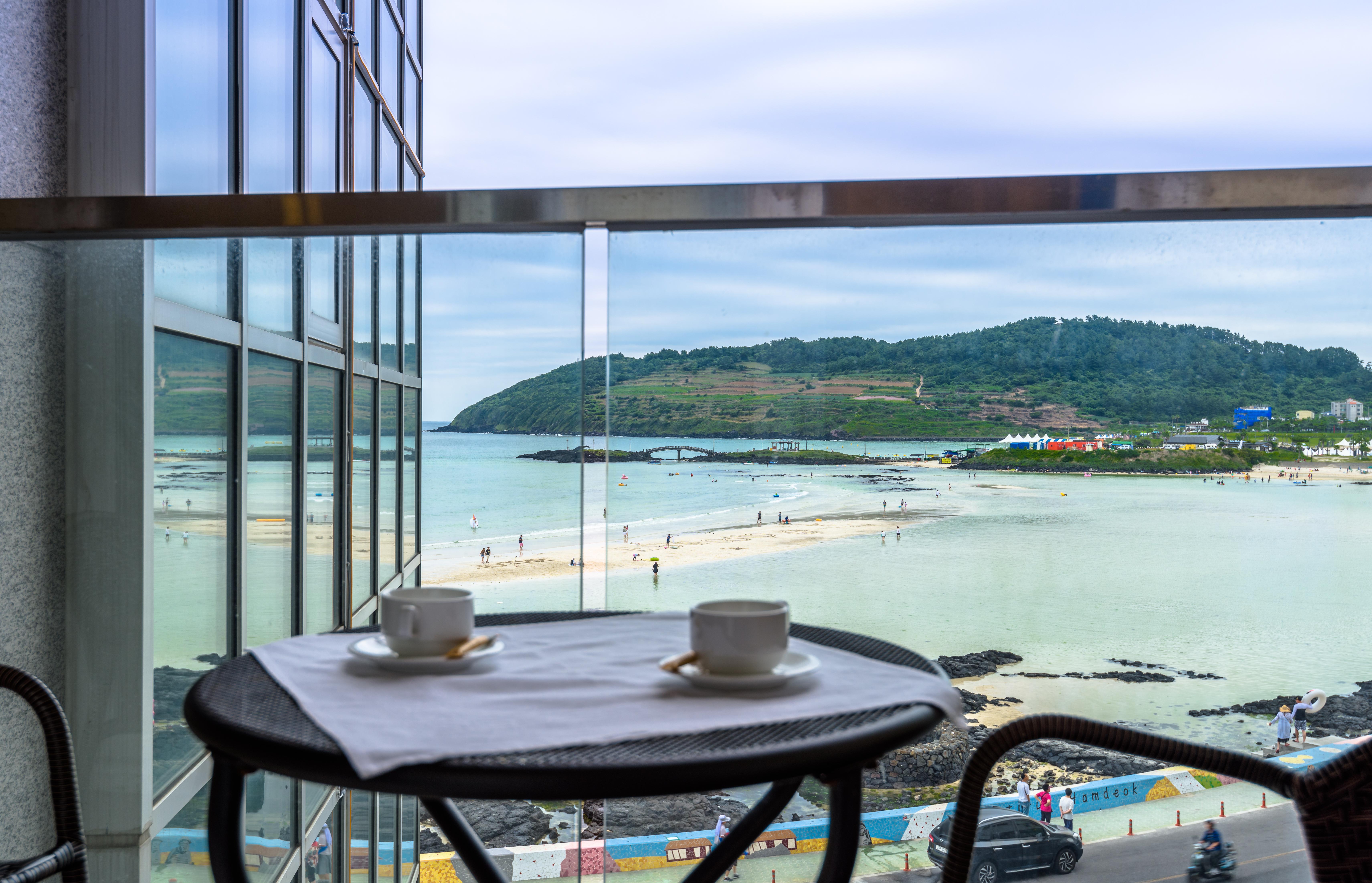 Aimi Jeju Beach Hotel Exterior photo